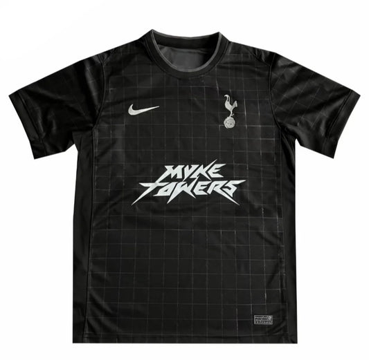 Camiseta Tottenham x Myke Towers