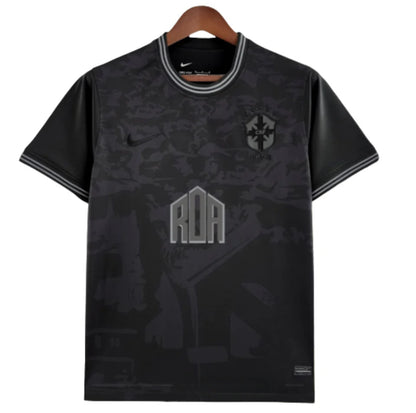 Camiseta Brasil x R.O.A (ROA)