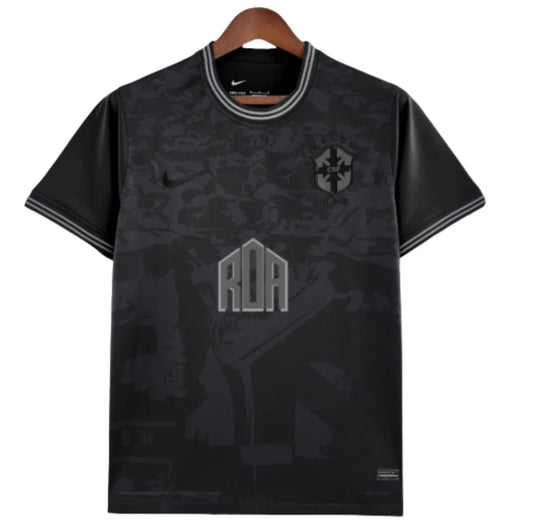 Camiseta Brasil x R.O.A (ROA)